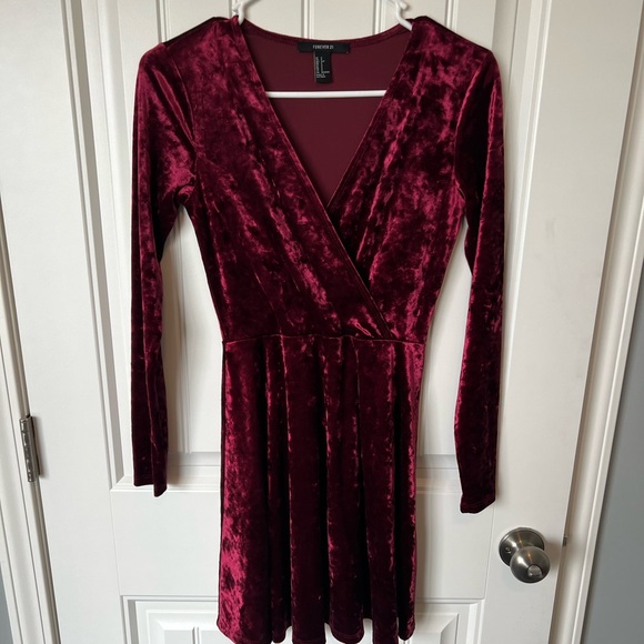 Long sleeve velvet dress - Picture 2 of 4